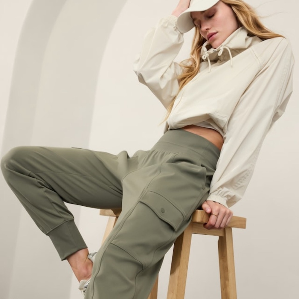 Athleta Venice High Rise Cargo Joggers size small